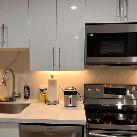 2 Bedroom 1 Parking Basement Unit Richmond Hill Exterior photo