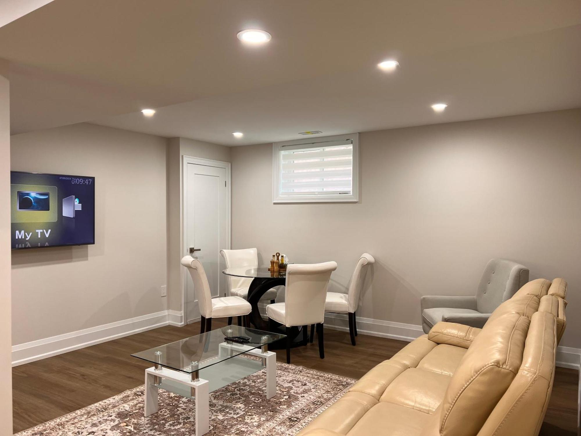 2 Bedroom 1 Parking Basement Unit Richmond Hill Exterior photo